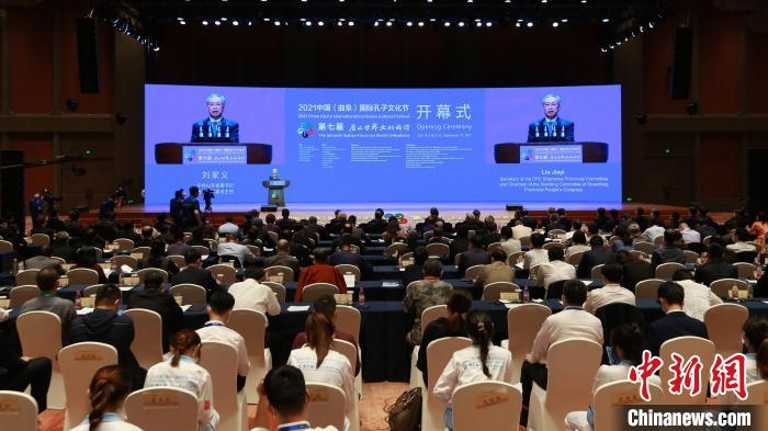 中共山東省委書記劉家義致辭?！×籂?攝