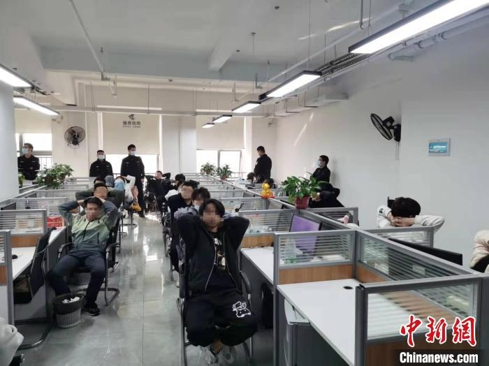 抓捕現(xiàn)場?！￠L沙市公安局供圖