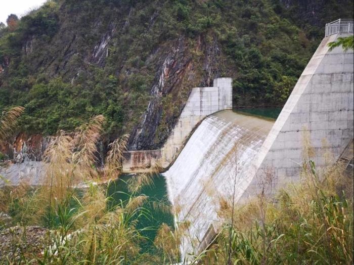 2021年12月7日，督察組現(xiàn)場督察發(fā)現(xiàn)，未取得相關(guān)手續(xù)的上立亭電站主體工程已完成建設(shè)