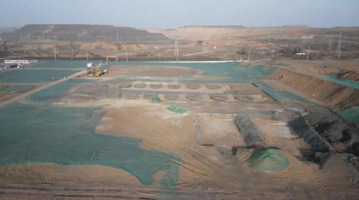 2021年12月11日，督察組使用無人機拍攝，神木市蘭炭產業(yè)特色園區(qū)檸條塔片區(qū)廢水集中處理設施僅完成部分基礎建設