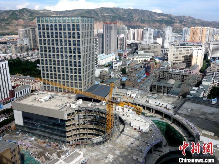 資料圖：城中區(qū)某商品住宅樓。 孫睿 攝