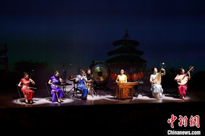 6日，“相約北京”奧林匹克文化節(jié)暨第22屆“相約北京”國際藝術(shù)節(jié)在京開幕?！?lt;a target='_blank' href='/'>中新社</a>記者 富田 攝