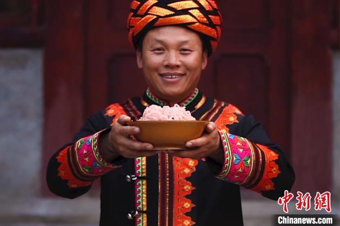 圖為“暢饗云宴”巧手年菜系列短視頻截圖。　胡遠(yuǎn)航 攝