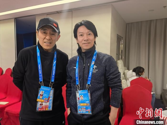 張文海與張藝謀的合影。　張文海 供圖