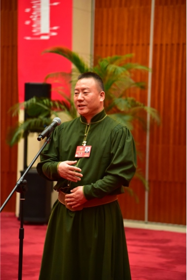 內蒙古兩會 “委員通道dierchang2884.png