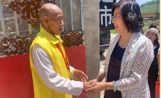 1625105255304757.png “七一”前夕 青城女商赴清水河縣慰問困難老黨員和困難群眾372.png