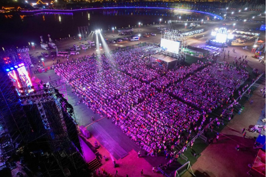 “如七而遇 相思烏?！边@場(chǎng)七夕主題音樂會(huì)甜出圈137.png