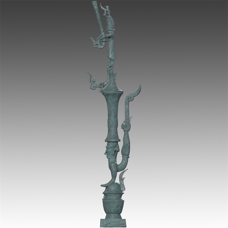 銅罍座倒立鳥足頂尊神像。四川省文物考古研究院供圖