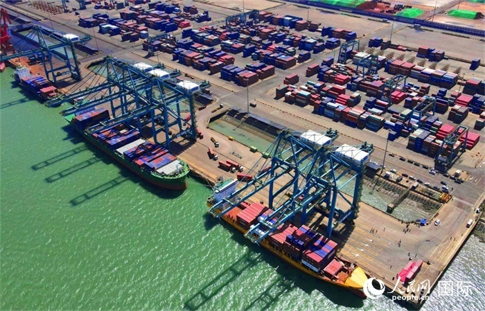 黃驊港綜合港區(qū)航拍圖。人民網(wǎng) 周博攝