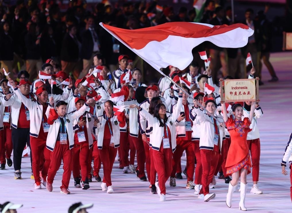 7月28日，印度尼西亞大學(xué)生體育代表團(tuán)在開(kāi)幕式上入場(chǎng)。新華社記者張麗蕓攝
