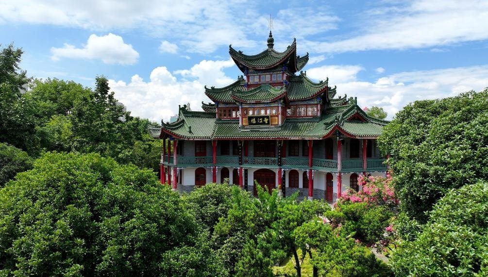 近日拍攝的陜西省漢中市博物館望江樓。新華社記者 劉瀟 攝