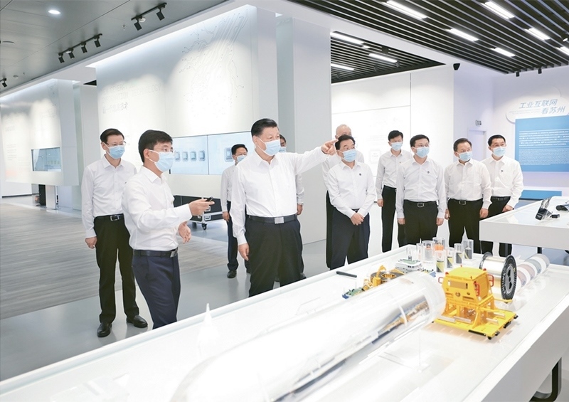 2023年7月5日至7日，中共中央總書記、國家主席、中央軍委主席習(xí)近平在江蘇考察。這是5日下午，習(xí)近平在蘇州工業(yè)園區(qū)考察。 新華社記者 鞠鵬/攝