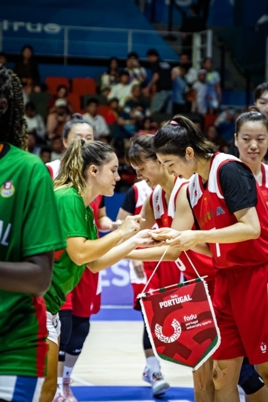 28日，成都大運會女籃項目葡萄牙隊對戰(zhàn)中國隊。 受訪者供圖