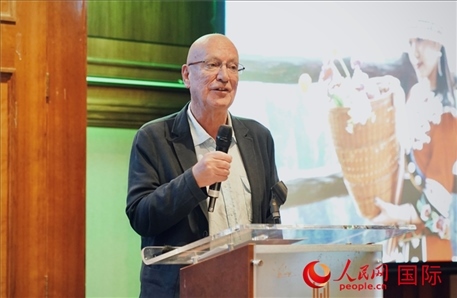 旅?作家魯珀特·帕克分享張家界旅行照片。人民網(wǎng) 郭錦標(biāo)攝