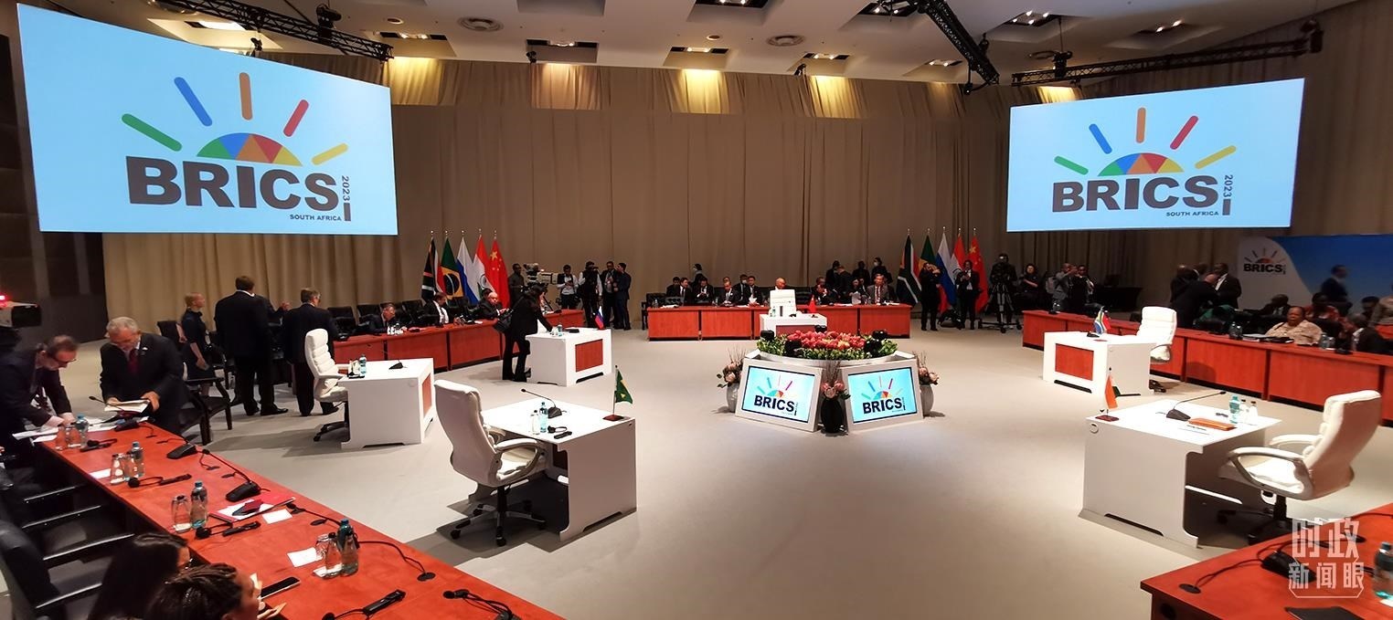 △23日上午，金磚國家領(lǐng)導(dǎo)人第十五次會晤在這里舉行。這是會晤開始前的場景。（總臺央視記者李錚拍攝）