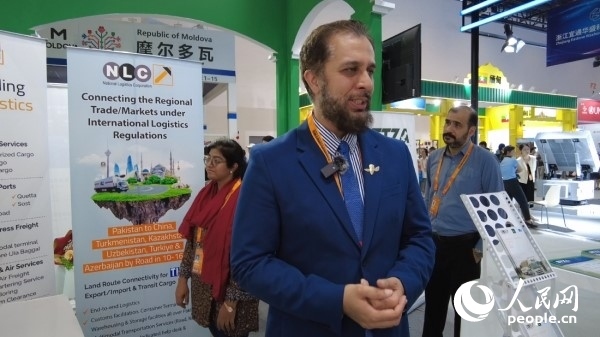 9月2日，巴基斯坦駐華使館商務(wù)參贊古拉姆·卡迪爾接受人民網(wǎng)記者采訪。人民網(wǎng)記者 趙雯博攝