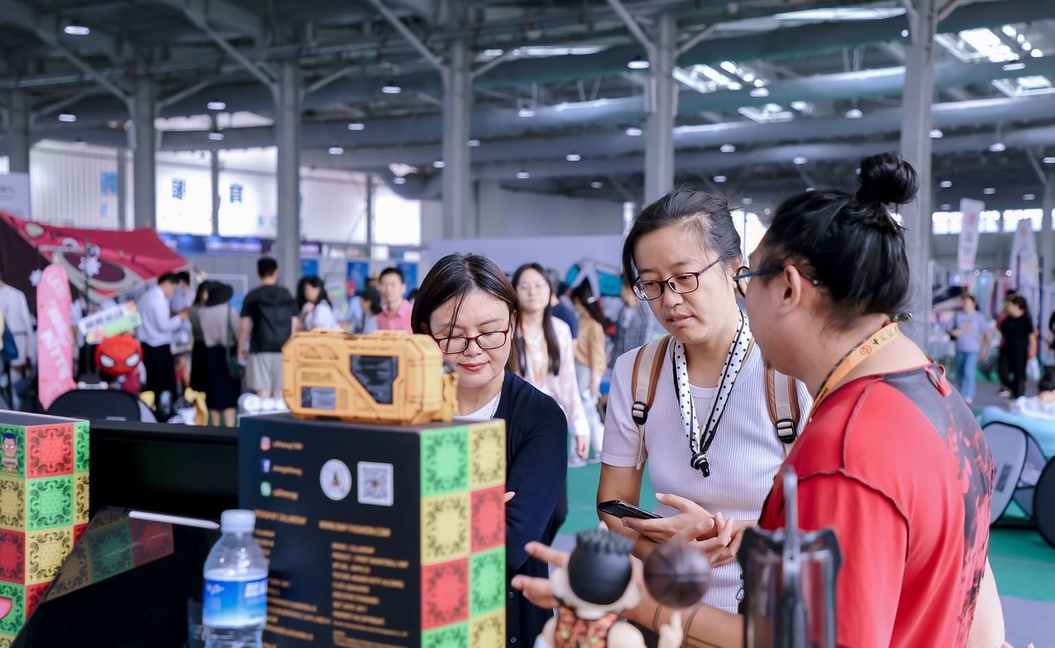 體育服務(wù)專題展區(qū)現(xiàn)場(chǎng)。人民網(wǎng) 歐陽(yáng)易佳攝