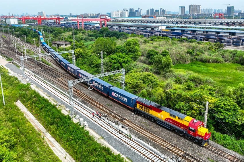 中歐班列（成渝）駛出成都國際鐵路港。青白江區(qū)委宣傳部供圖