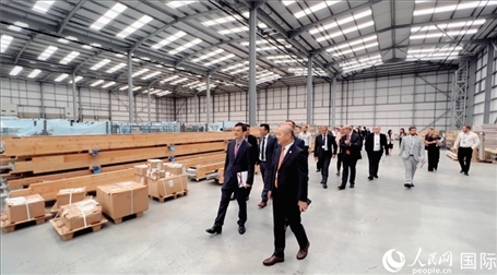 圖為旗艦倉現(xiàn)場。人民網(wǎng) 郭錦標(biāo)攝