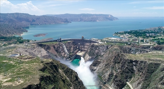 龍羊峽水電站開閘放水。國家電投黃河公司供圖