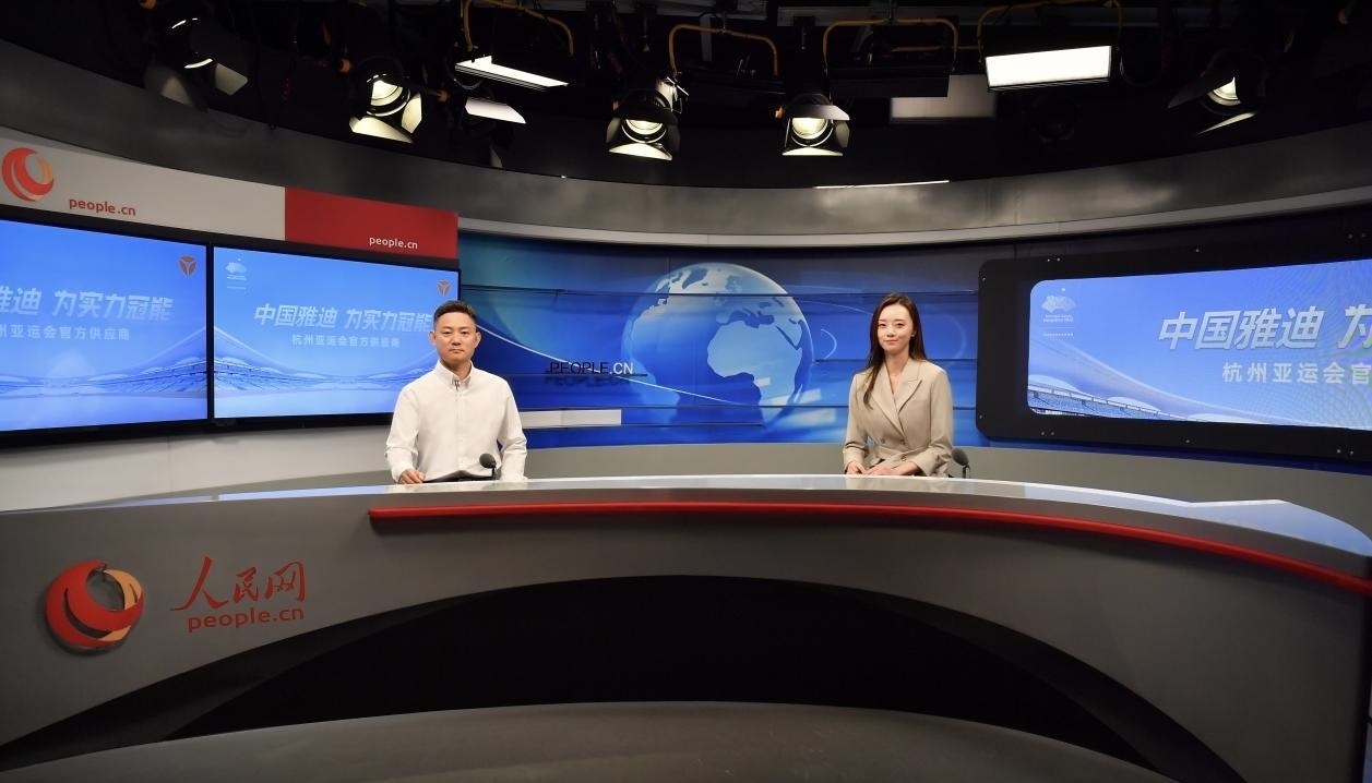 雅迪科技集團全球營銷與服務(wù)總裁王家中接受人民網(wǎng)記者采訪。人民網(wǎng)記者 于凱攝