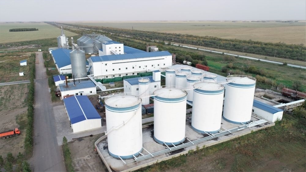 這是2022年9月2日在哈薩克斯坦北哈薩克斯坦州拍攝的愛菊農(nóng)產(chǎn)品物流加工園區(qū)（無人機(jī)照片）。新華社發(fā)（奧斯帕諾夫攝）