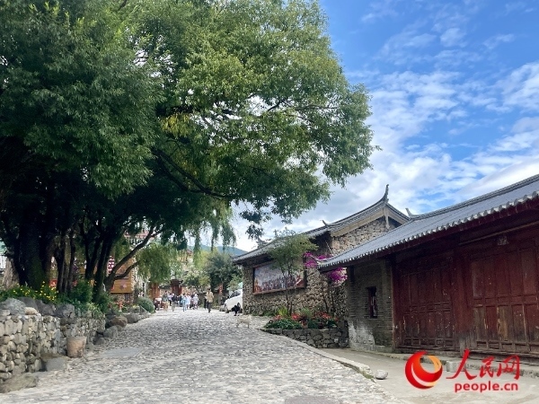 玉湖村村景。人民網(wǎng) 周靜圓攝