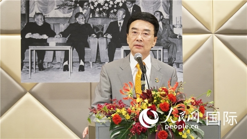 在日中國企業(yè)協(xié)會會長王家馴致祝酒詞。人民網 蔣曉辰攝