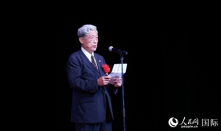 全華聯(lián)會長何德倫發(fā)表致辭。人民網(wǎng) 蔣曉辰攝