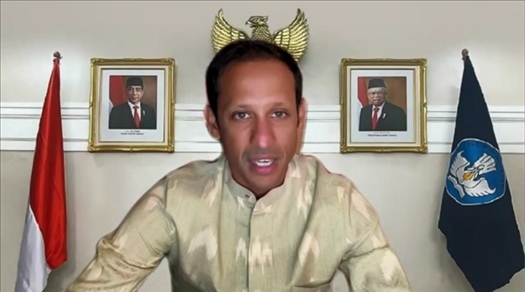 印尼教育、文化、研究和技術(shù)部部長納迪姆·馬卡里姆發(fā)表視頻致辭（清華大學(xué)東南亞中心供圖）