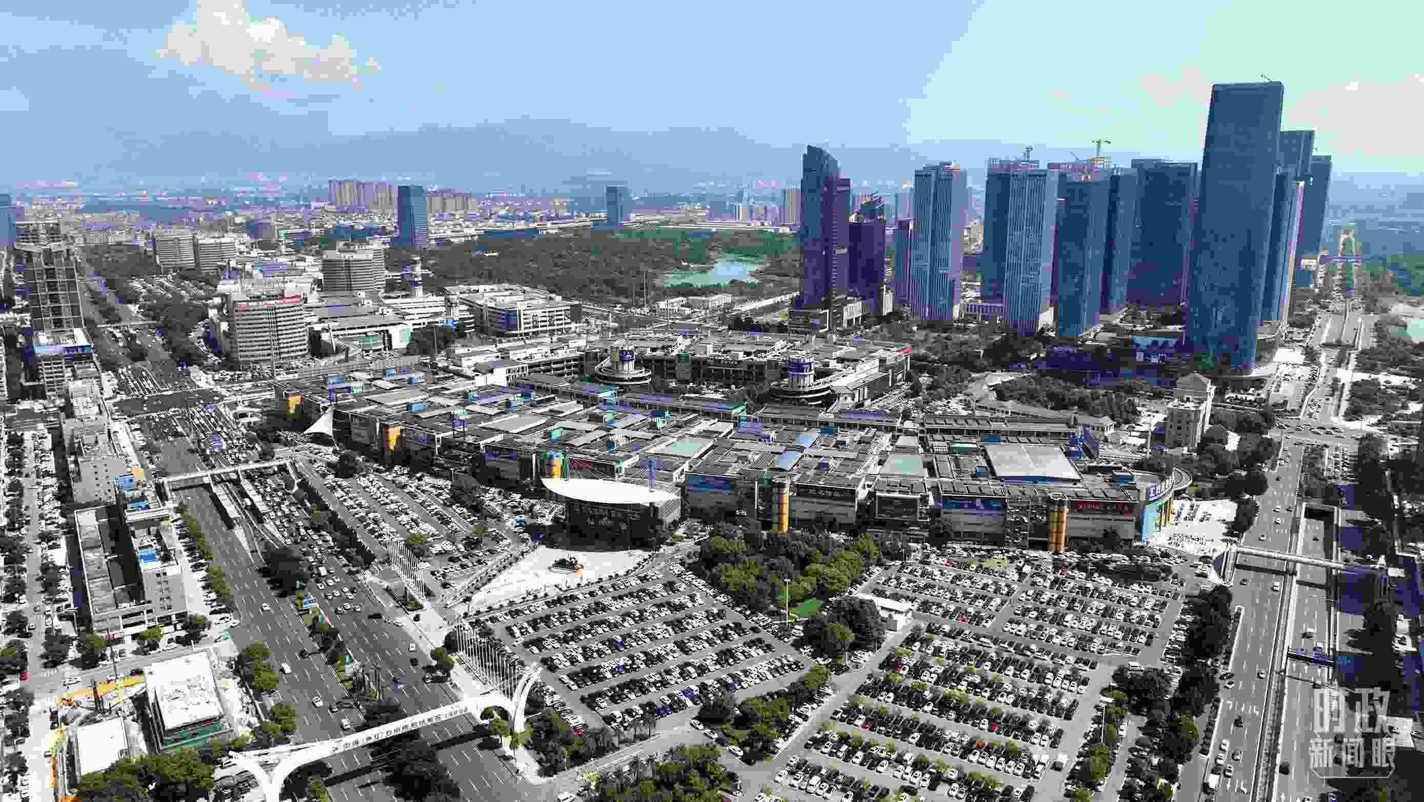 △義烏國際商貿(mào)城航拍。（總臺央視記者羅瀟拍攝）