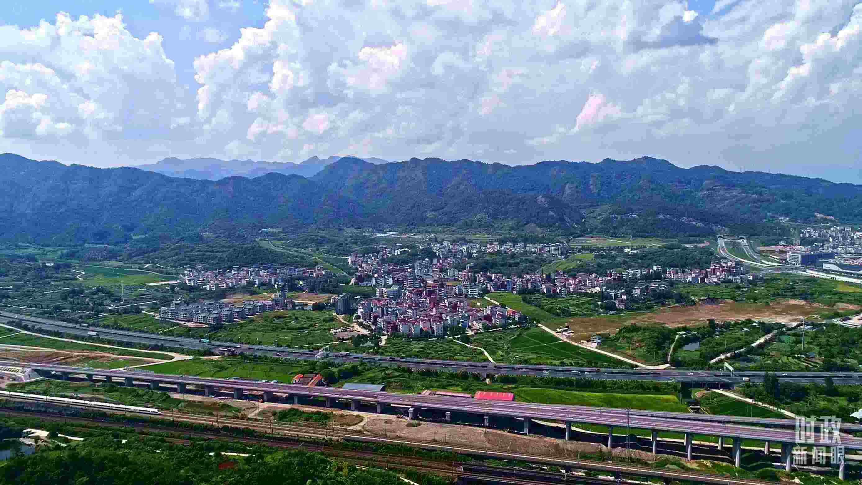 △李祖村航拍。（總臺央視記者范凱拍攝）