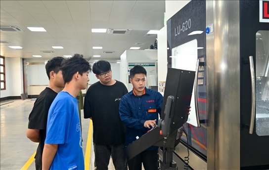 學(xué)生們正在實(shí)操學(xué)習(xí)。受訪單位供圖