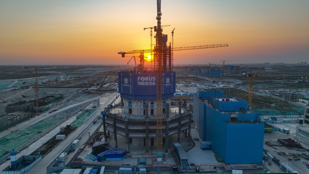 在雄安新區(qū)啟動(dòng)區(qū)拍攝的中國(guó)中化大廈項(xiàng)目（9月21日攝，無(wú)人機(jī)照片）。新華社記者 張鋮 攝