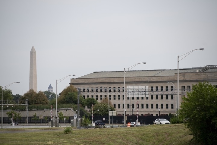 這是2021年8月3日在美國(guó)弗吉尼亞州阿靈頓拍攝的美國(guó)國(guó)防部所在地五角大樓。新華社記者劉杰攝