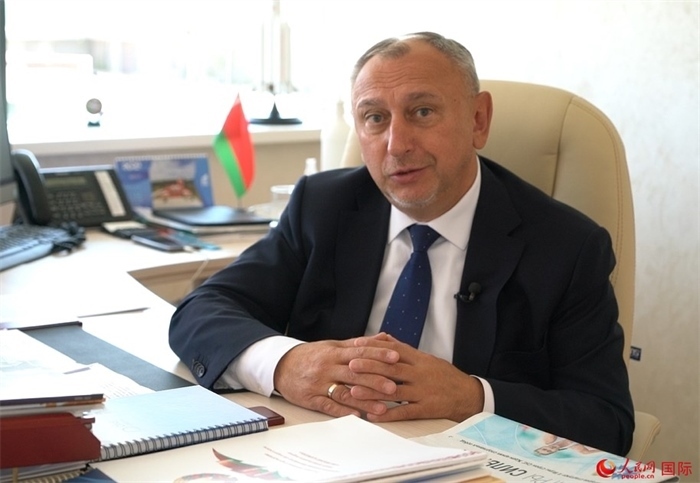 中白工業(yè)園管委會主任亞歷山大·亞羅申科接受人民網(wǎng)記者采訪。人民網(wǎng) 皇甫萬里攝