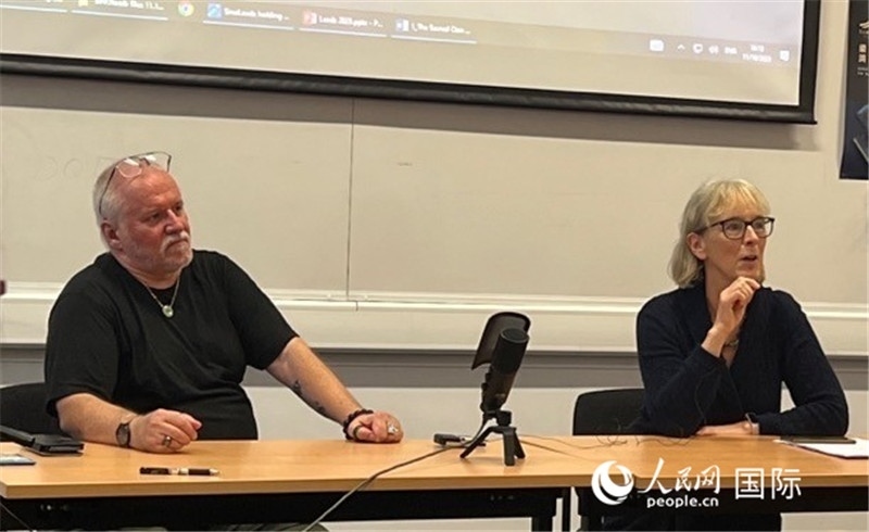 翻譯家韓斌、普華杰與師生交流 攝影 實習生王雪珊