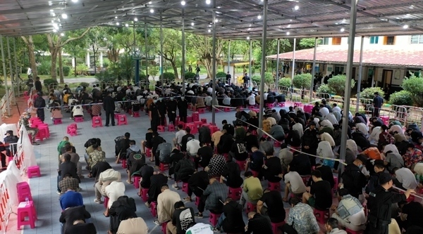 2349名電信網(wǎng)絡詐騙犯罪嫌疑人一次性移交我方。公安部供圖