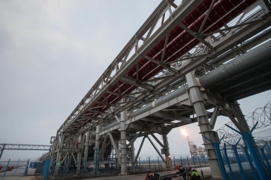 這是2018年8月8日在俄羅斯薩別塔拍攝的中俄亞馬爾項目輸氣管道。（新華社記者吳壯攝）