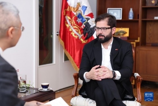 10月17日，智利總統(tǒng)博里奇在北京接受新華社記者專訪。新華社記者 呂帥 攝