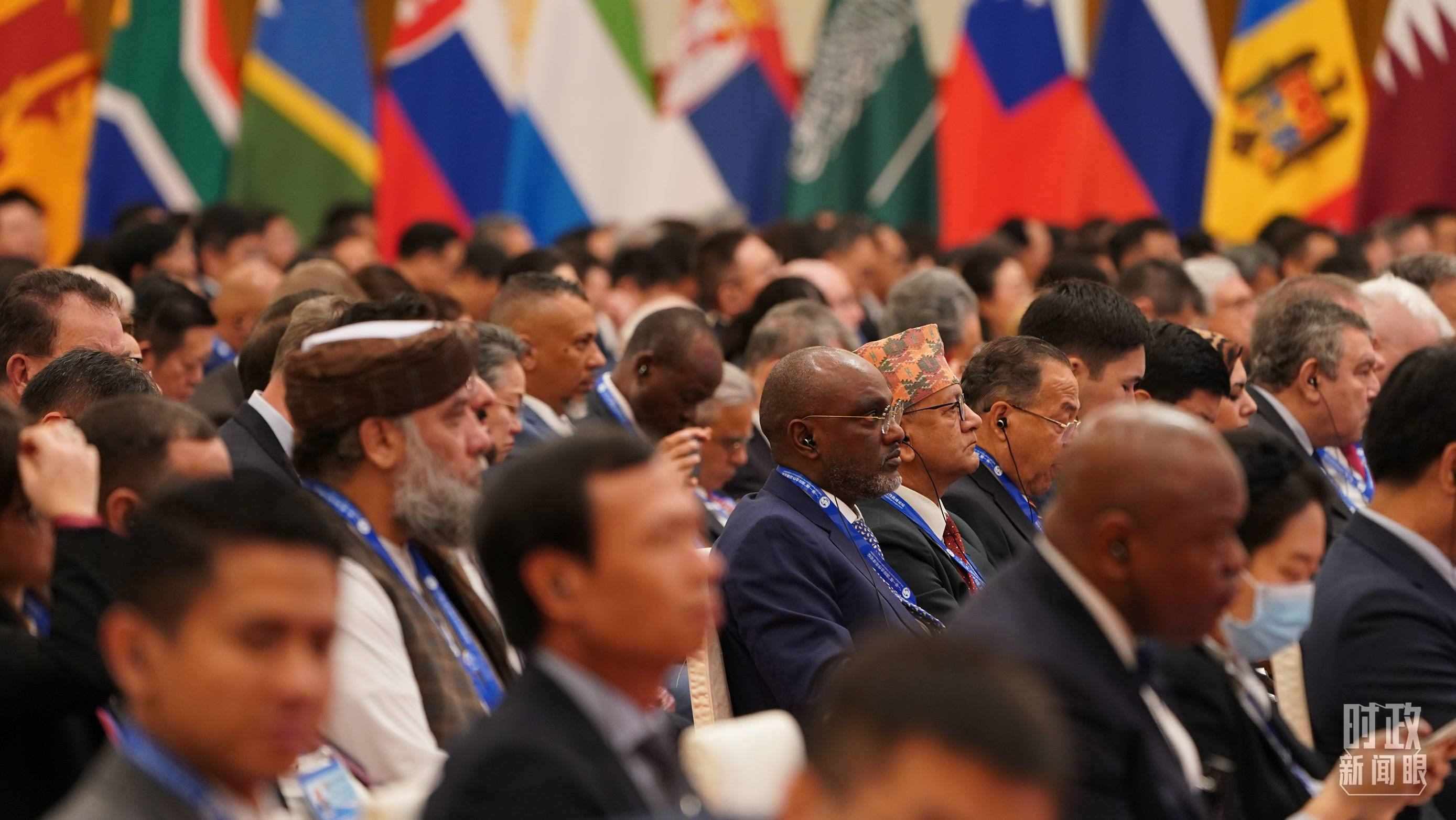 △開幕式現(xiàn)場(chǎng)的與會(huì)嘉賓。（總臺(tái)國(guó)廣記者李晉拍攝）