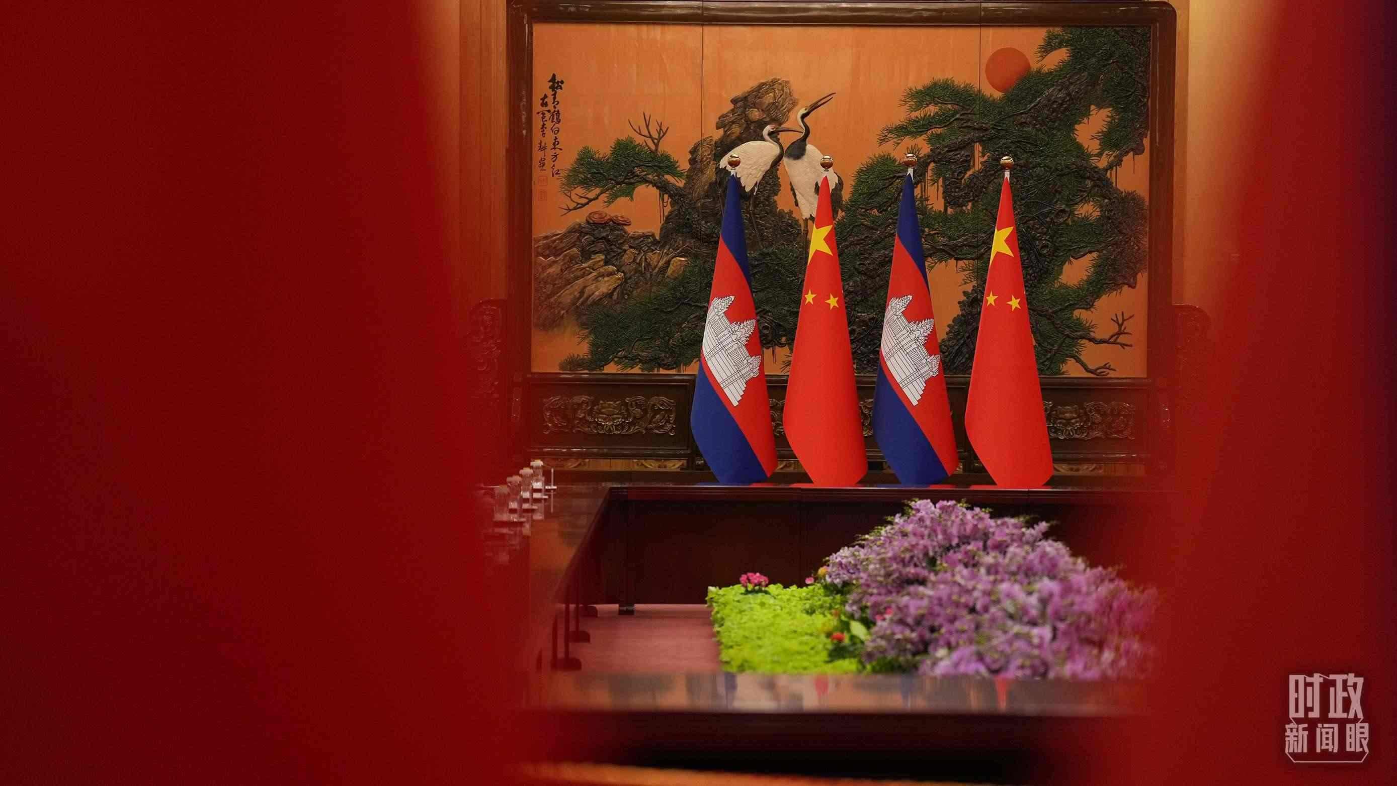 △人民大會(huì)堂，中柬兩國(guó)領(lǐng)導(dǎo)人會(huì)見(jiàn)現(xiàn)場(chǎng)。（總臺(tái)國(guó)廣記者李晉拍攝）