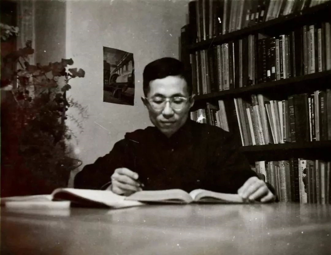 青年時(shí)期的秦裕琨。哈爾濱工業(yè)大學(xué)供圖