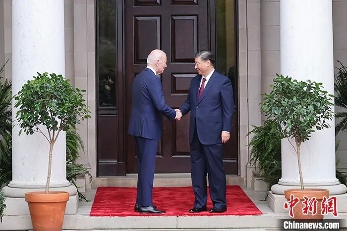 當(dāng)?shù)貢r(shí)間11月15日，中國(guó)國(guó)家主席習(xí)近平在美國(guó)舊金山斐洛里莊園同美國(guó)總統(tǒng)拜登舉行中美元首會(huì)晤。中新社記者 盛佳鵬 攝