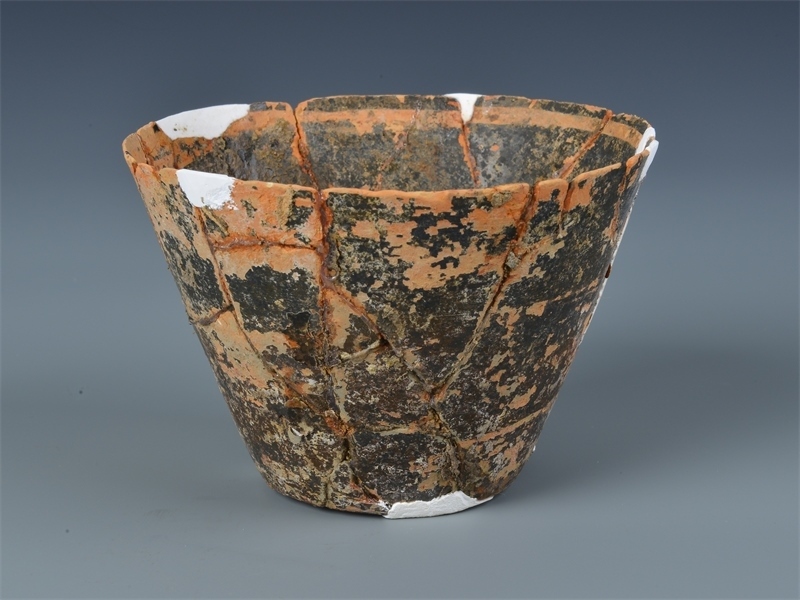 出土的蛋殼彩陶杯。國家文物局供圖