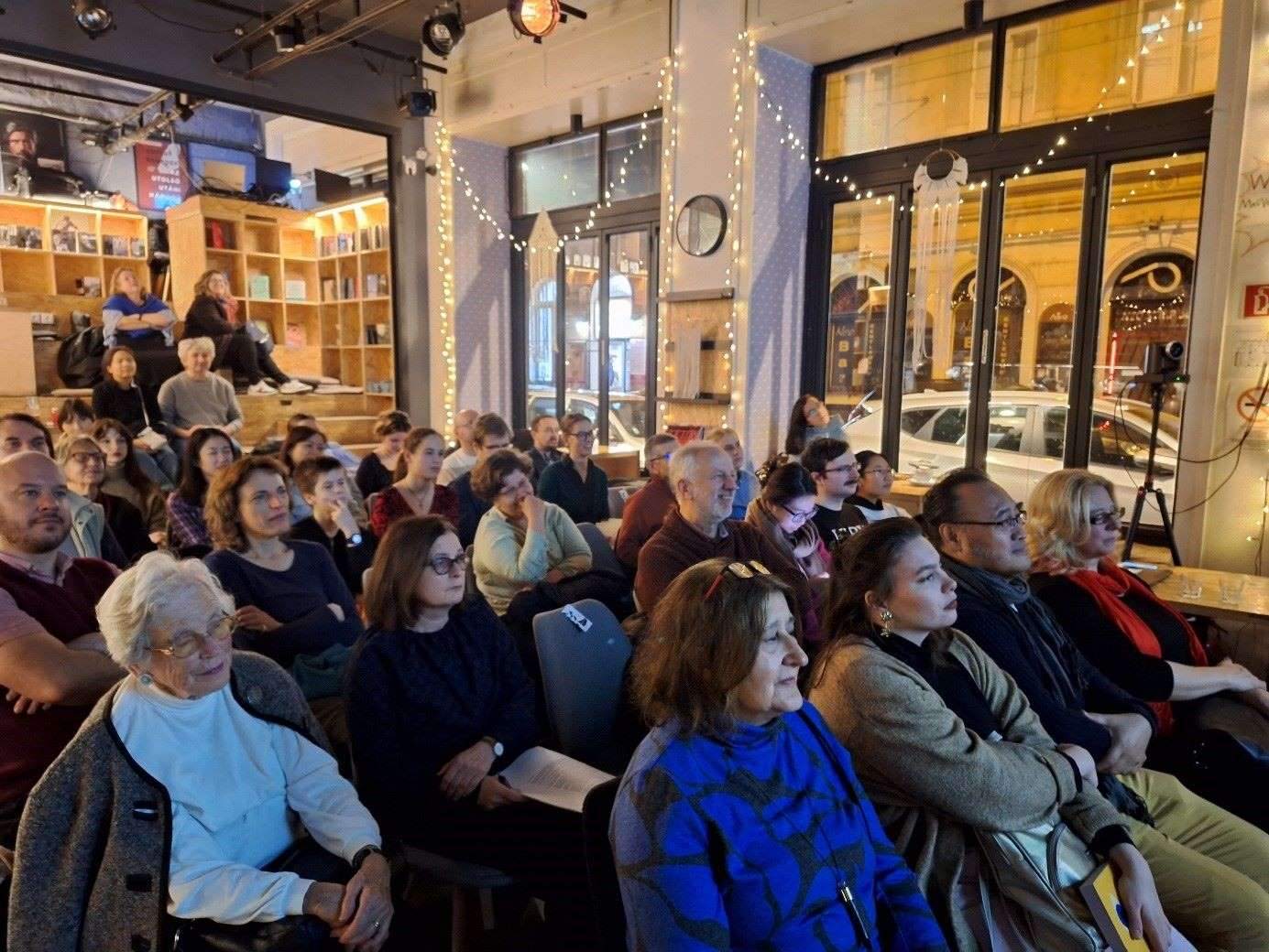 活動(dòng)吸引了40余位當(dāng)?shù)厥忻駞⑴c。摩爾多瓦尼·巴爾納巴斯攝