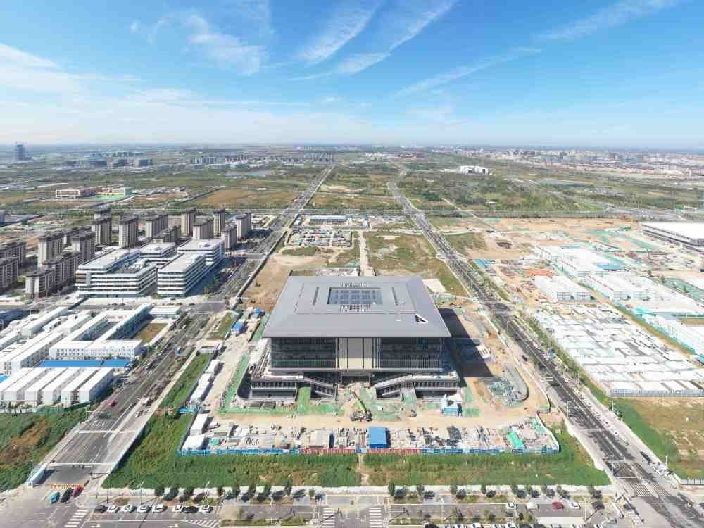這是雄安新區(qū)大學(xué)園圖書館（2023年10月1日攝，無人機照片）。新華社記者 朱旭東 攝
