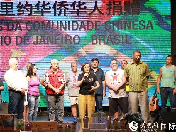 捐贈(zèng)活動(dòng)中方發(fā)起人之一的孫特英女士在捐贈(zèng)活動(dòng)中致辭。人民網(wǎng)記者 陳海琪攝