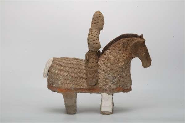 陶鎧甲騎馬俑。國(guó)家文物局供圖