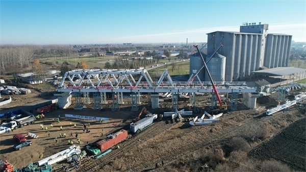 維爾巴斯特大橋鳥瞰。 匈塞鐵路中方聯(lián)營體供圖